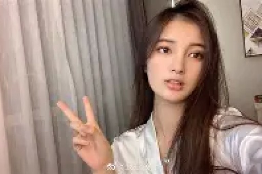 老赖老爸晒聊天记录逼债？严浩翔演唱会崩溃背后真相太扎心