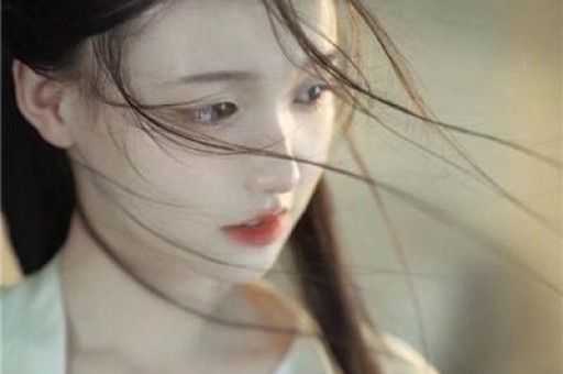 丈夫暴雷后53岁董卿再迎人生噩耗淡出央视原因早已真相大白