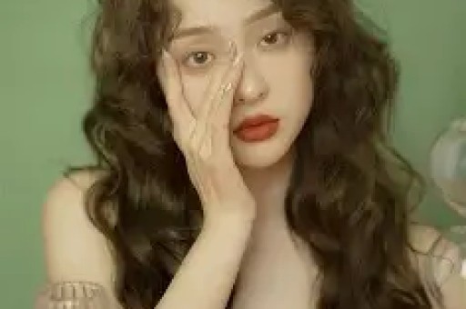 她凭一己之力把吴某凡送进监狱没想到如今也栽了不值得同情